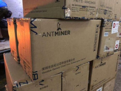 תמונה 3 ,Bitmain btc Antminer asic S9 1 למכירה בShenzhen China מחשבים וציוד נלווה  שרתים
