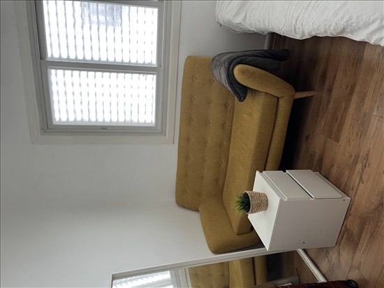 תמונה 1 ,ספה זוגית בצבע חרדל למכירה בתל אביב ריהוט  ספות
