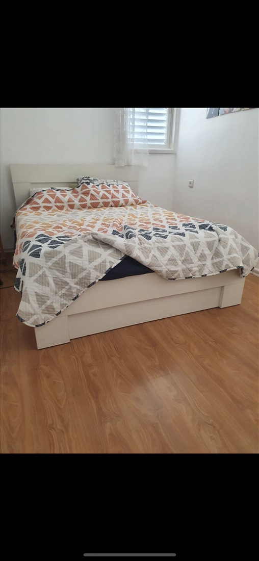 תמונה 2 ,מיטה זוגית עם ארגז מצעי+ מזרון למכירה ביהוד ריהוט  מיטות