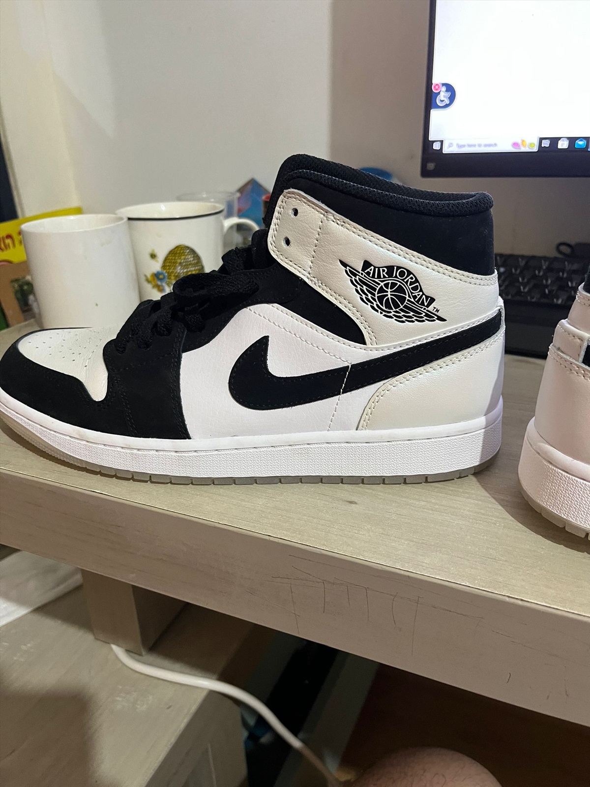 תמונה 1, Jordan 1 mid diamond למכירה בראשון לציון | ביגוד ואביזרים  נעליים