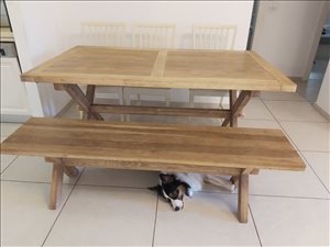 שולחן עץ איכותי + ספסל וכסאות 