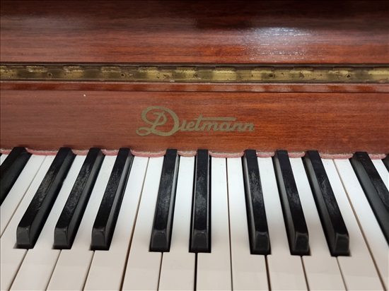 תמונה 1 ,פסנתר קיר דיטמן למכירה בפתח תקווה כלי נגינה  פסנתר