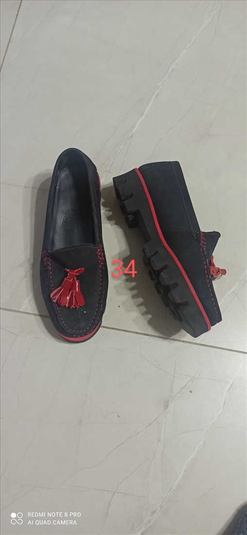 תמונה 2 ,2 זוגות נעליים מידה 34 , 35 למכירה ביבנה ביגוד ואביזרים  נעלי ספורט