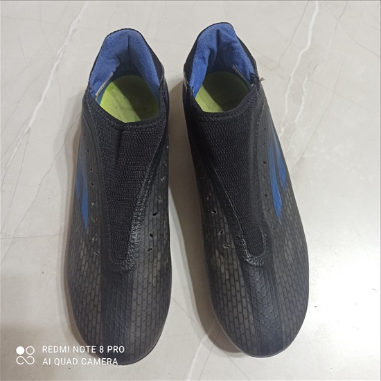 תמונה 1 ,נעלי כדורגל אדידס  מידה 41.5 למכירה ביבנה ציוד ספורט  ביגוד ונעליים מקצועיות