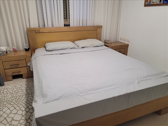 תמונה 1 ,מיטה ו2 שידות למכירה בפרדסיה ריהוט  חדרי שינה