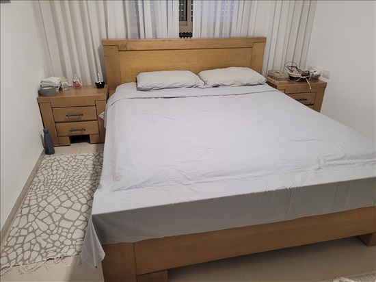 תמונה 2 ,מיטה ו2 שידות למכירה בפרדסיה ריהוט  חדרי שינה