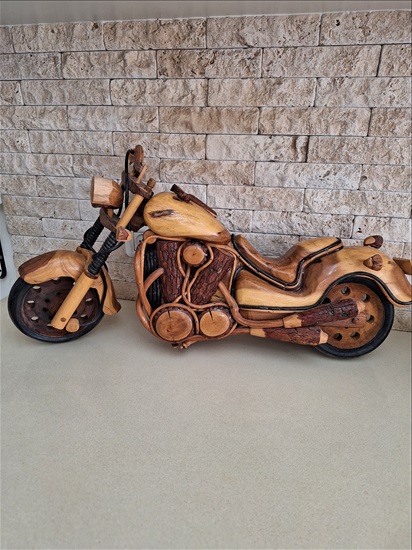 תמונה 1 ,אופנוע עץ ובמבוק למכירה בטבריה חפצי נוי  פסלים