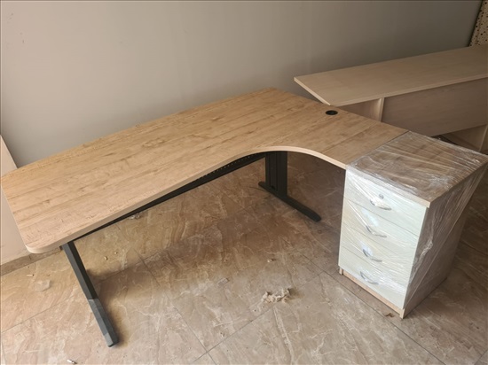תמונה 3 ,שולחן+  מגרות  למכירה בחיפה  ריהוט  ריהוט משרדי