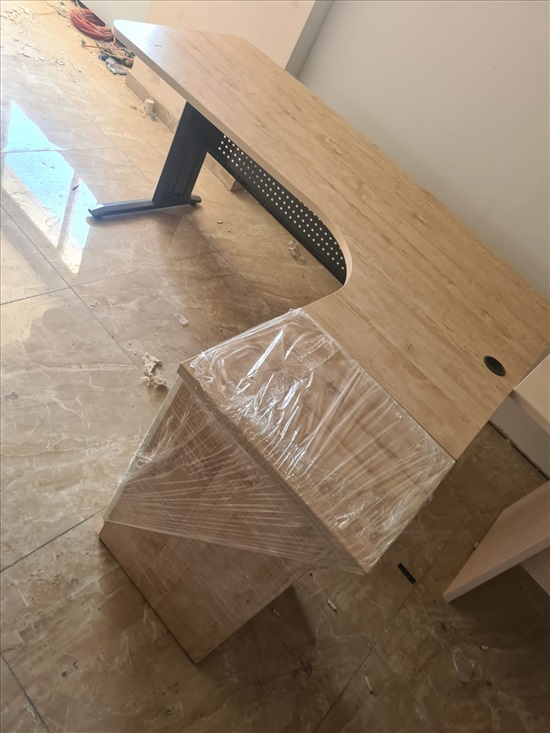 תמונה 4 ,שולחן+  מגרות  למכירה בחיפה  ריהוט  ריהוט משרדי
