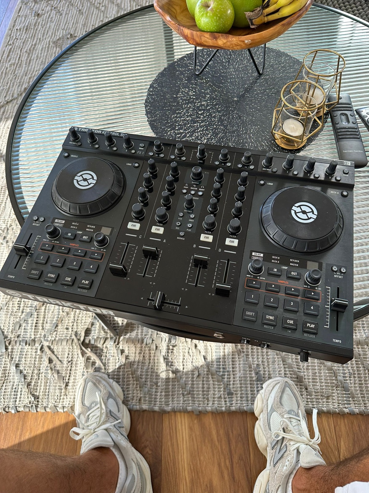תמונה 1, Traktor s4 mk 1 למכירה בחולון | ציוד לדיגיי ואולפנים  פלטות דיגיי