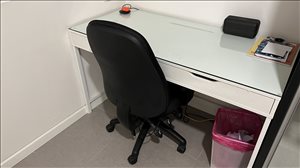 שולחן וכיסא מחשב 
