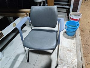 מלאי כיסאות משרד במצב חדש 