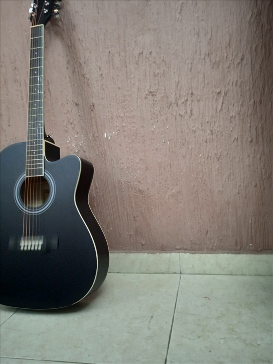 תמונה 1 ,טאי למכירה בירושלים כלי נגינה  גיטרה אקוסטית