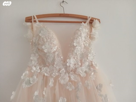 תמונה 2 ,שמלת כלה צבע לבן קרים למכירה בבת ים יד-שניה לנשים  בגדי נשים