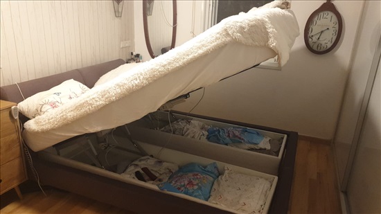 תמונה 1 ,מיטה זוגית מתכווננת עם ארגז מצ למכירה בקיבוץ מעברות ריהוט  מיטות