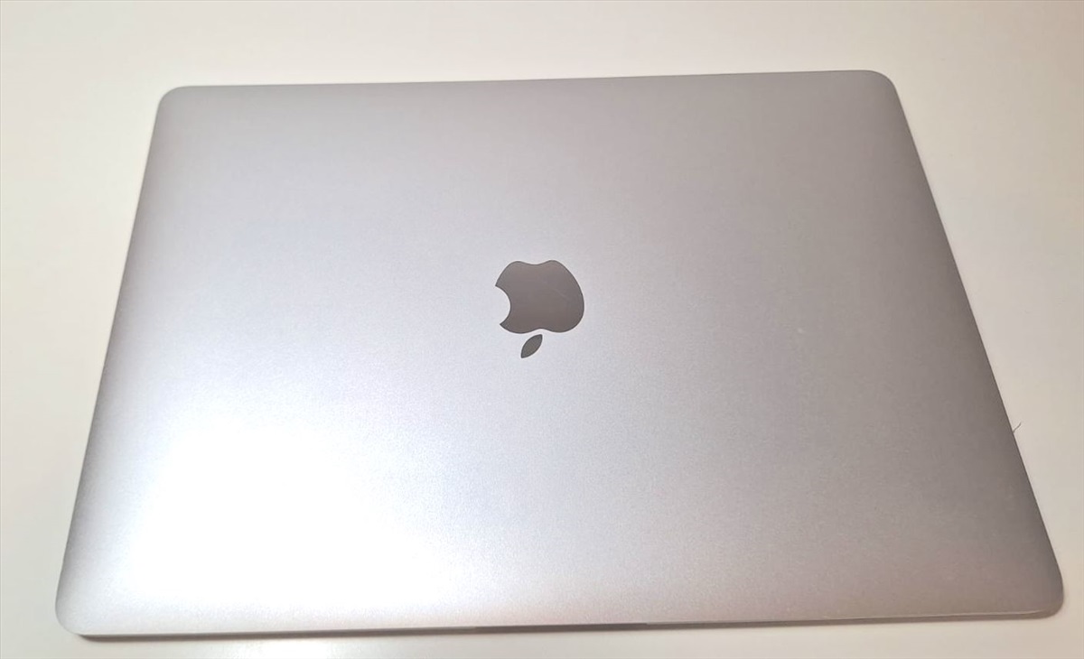 תמונה 1, Macbook Air למכירה ברעננה | מוצרי Apple  מחשבים וציוד נלווה