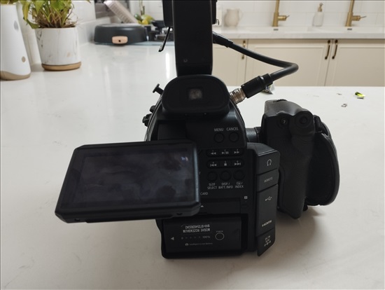תמונה 2 ,מצלמת קולנוע Canon C100 למכירה בקרית מלאכי צילום  מצלמת וידאו