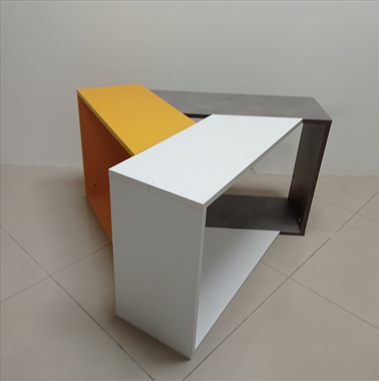 תמונה 1 ,שולחן סלון e לבן/אפור רטרו/צהו למכירה בבית שמש ריהוט  שולחנות
