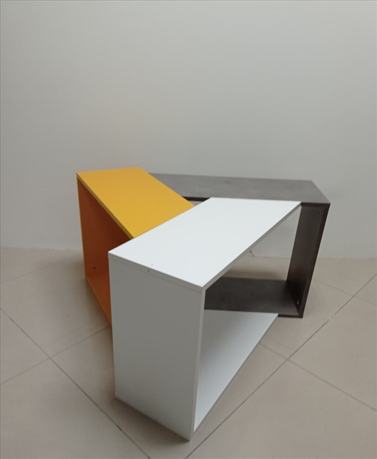 תמונה 2 ,שולחן סלון e לבן/אפור רטרו/צהו למכירה בבית שמש ריהוט  שולחנות