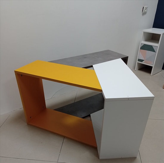 תמונה 3 ,שולחן סלון e לבן/אפור רטרו/צהו למכירה בבית שמש ריהוט  שולחנות