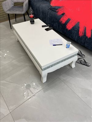 שולחן לבן 