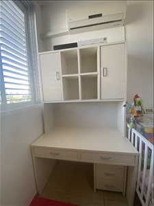 ריהוט - שולחן כתיבה + כוורת+ מגירות <br>       