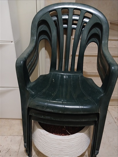 תמונה 1 ,כיסאות של כתר פלסטיק למכירה בכפר סבא לגינה  ריהוט לגינה