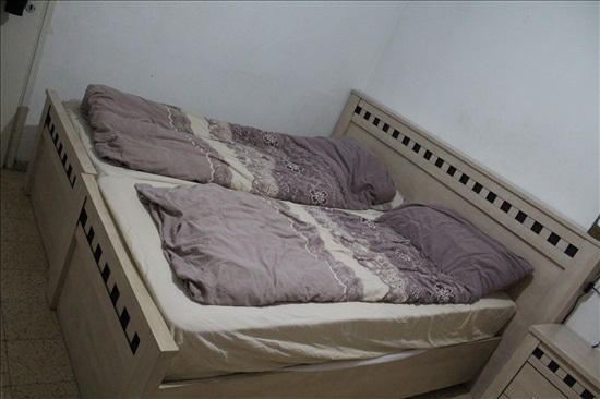 תמונה 2 ,מיטות+שידות +מראה מתאימה למכירה בירושלים ריהוט  חדרי שינה