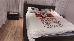 חדר שינה כולל 2 שידות  