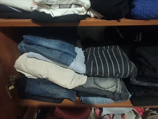 תמונה 2 ,חולצות ,מכנסי ג'ינס ,סווצ'רים למכירה בבית אריה ביגוד ואביזרים  חולצות