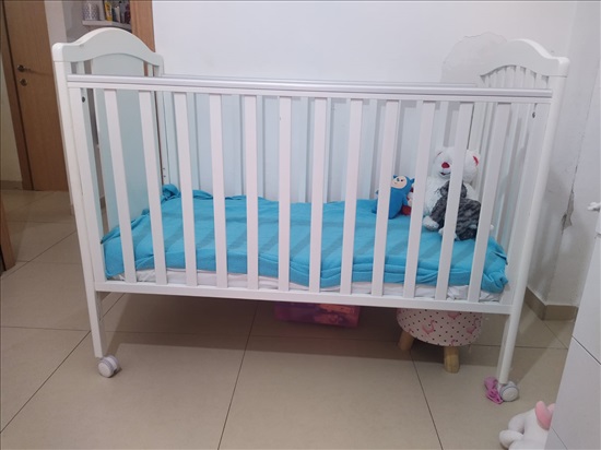 תמונה 2 ,מיטת תינוק- דובון עם כוכבים  למכירה ברמת גן לתינוק ולילד  מיטות ולולים