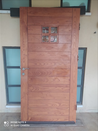 תמונה 5 ,דלת כניסה עץ טיק מלא למכירה בצור משה ריהוט  דלתות