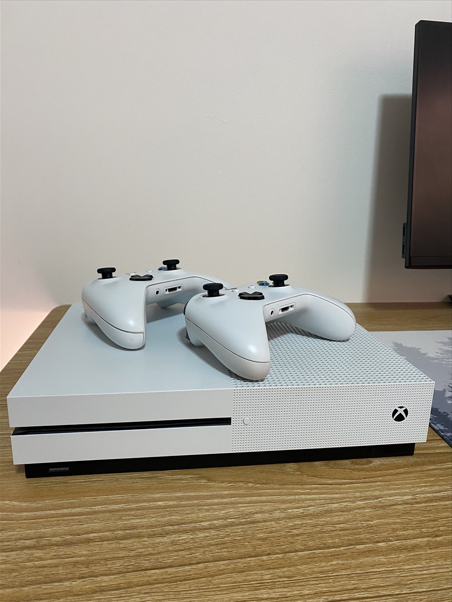 תמונה 1, Xbox One S 1TB למכירה בחולון | משחקים וקונסולות  XBox ONE