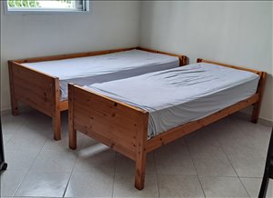 2 מיטות יחיד 