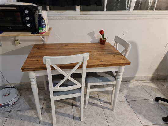 תמונה 1 ,פינת אוכל נפתחת עם כיסאות למכירה בתל אביב ריהוט  פינת אוכל