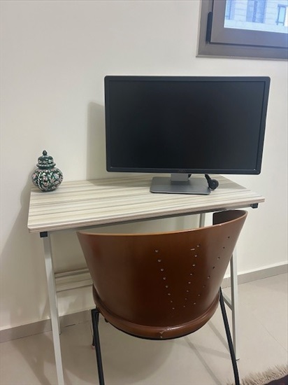 תמונה 1 ,שולחן כתיבה קטן למכירה בתל אביב ריהוט  ריהוט משרדי