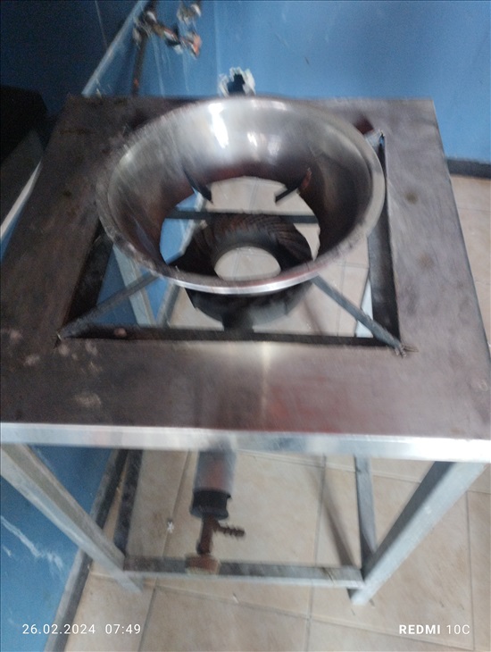 תמונה 2 ,גזייה על מעמד ברזל למכירה בנתניה כלי מטבח  בישול מיוחד