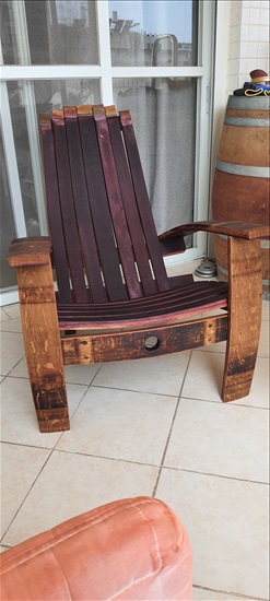 תמונה 3 ,Wine Barrel Adirondack chair למכירה בנהריה ריהוט  כיסאות