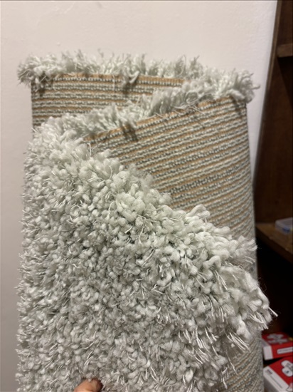 תמונה 1 ,שטיח פרוותי מאיקאה למכירה בתל אביב תכולת דירה  שונות