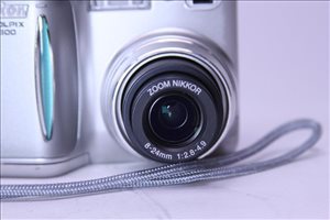 Nikon COOLPIX 4300 4.0MP 