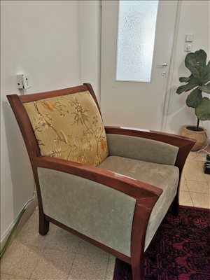 כורסא מעץ מלא 