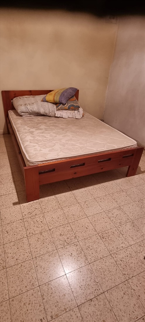 תמונה 1 ,מיטה זוגית ומזרן למכירה ברמת השרון ריהוט  מיטות