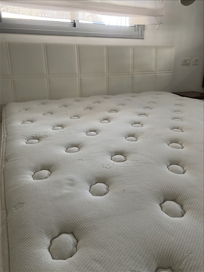 תמונה 1 ,מיטה זוגיות גדולה דמוי עור  למכירה בטירת כרמל ריהוט  מיטות