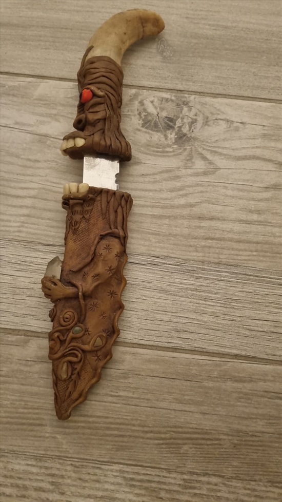 תמונה 1 ,סכין מפימו בשילוב קרן ושיניים למכירה בכפר יונה אומנות  חפצי נוי