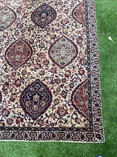 תמונה 2 ,שטיח גדול עם דוגמאת מדליונים למכירה בתל אביב ריהוט  שטיחים