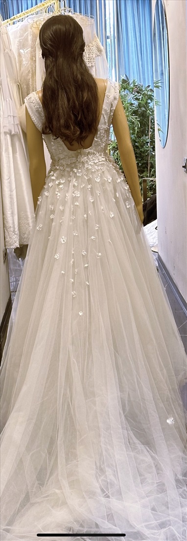 תמונה 5 ,שמלות כלה למכירה בתל אביב  לחתן ולכלה  ביגוד לכלה