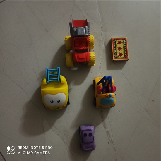 תמונה 1 ,4 מכוניות למכירה ביבנה לתינוק ולילד  משחקים וצעצועים