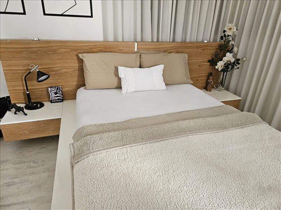תמונה 1 ,מיטה זוגית עם שידות צד מרחפות למכירה בראש העין ריהוט  מיטות