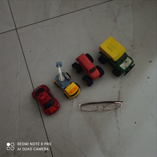 תמונה 1 ,4 מכוניות למכירה ביבנה לתינוק ולילד  משחקים וצעצועים