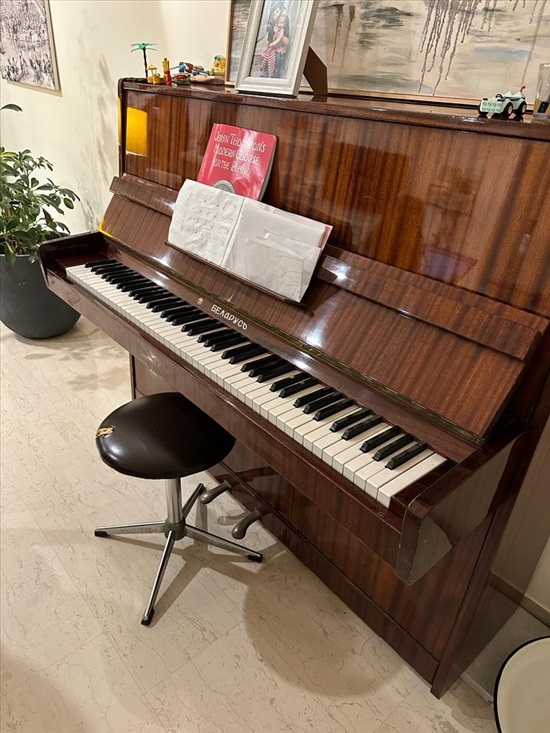 תמונה 2 ,פסנתר  למכירה ברמת גן כלי נגינה  פסנתר
